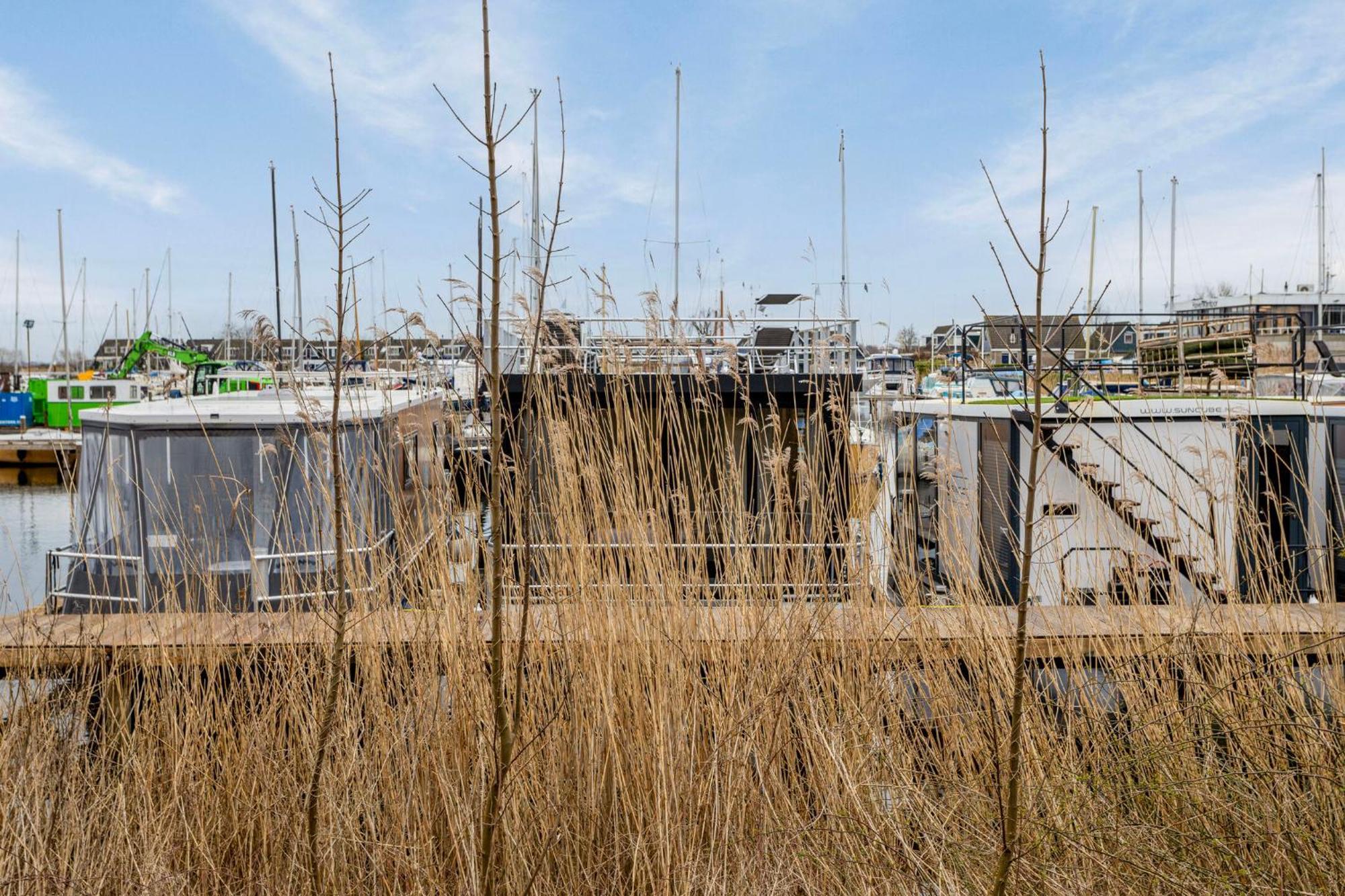 Luxurious Waterloft Near Beach And Centre By Weltevreden Experience Зеволде Екстериор снимка