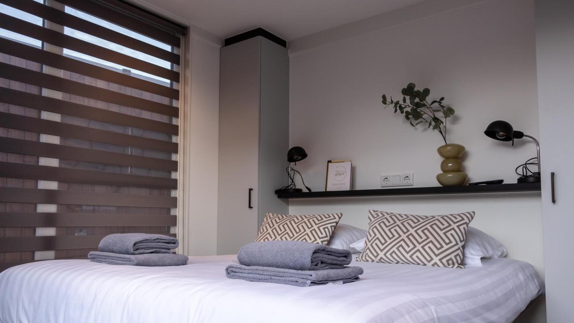 Luxurious Waterloft Near Beach And Centre By Weltevreden Experience Зеволде Екстериор снимка
